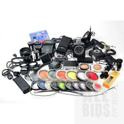 Large Collection of Assorted Photographic Gear including Flash Guns and Filters