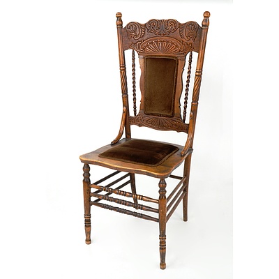 Six Antique American Oak Pressback Cottage Chairs with Fine Barley Turned Spindles Circa 1900