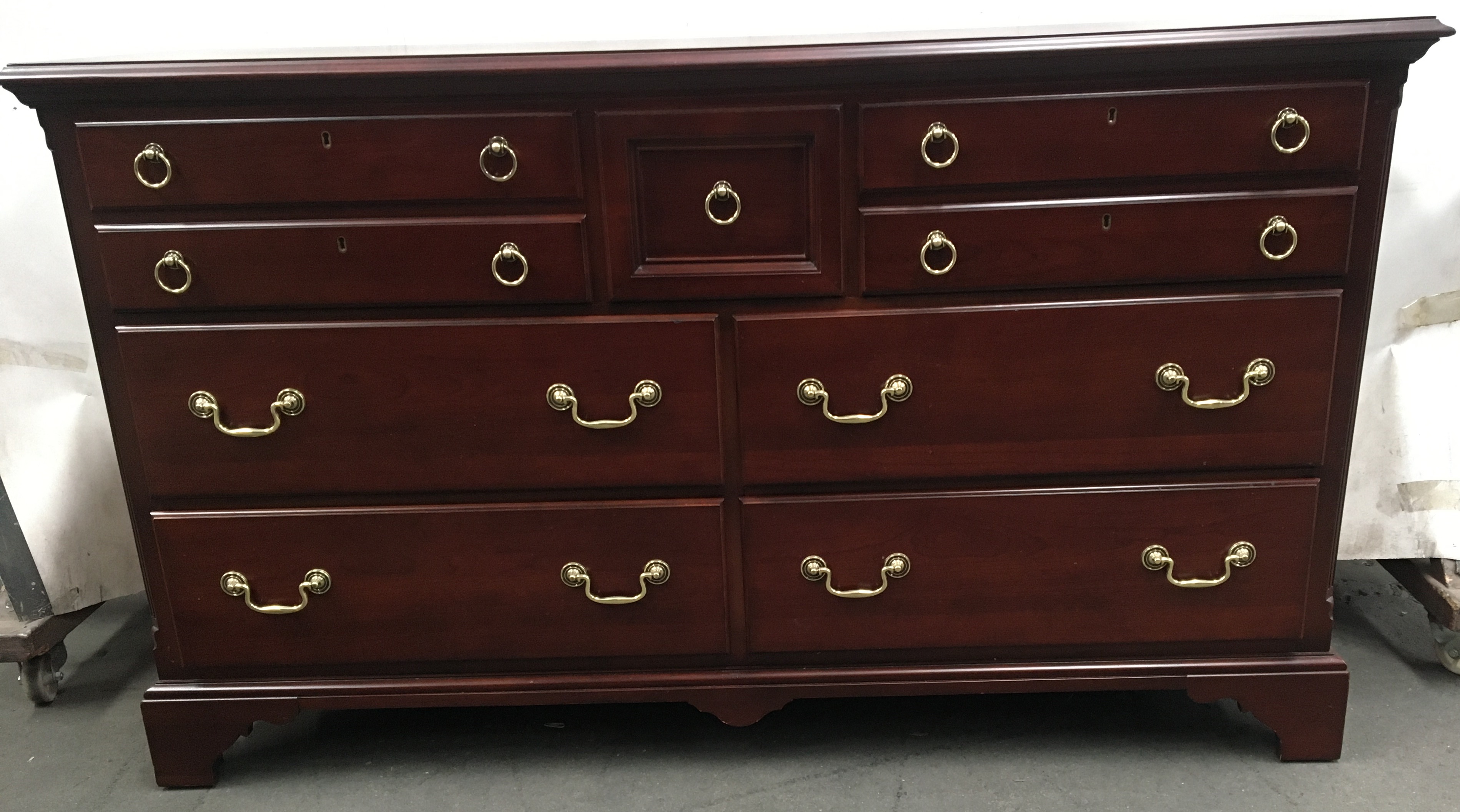 Drexel deals furniture dresser