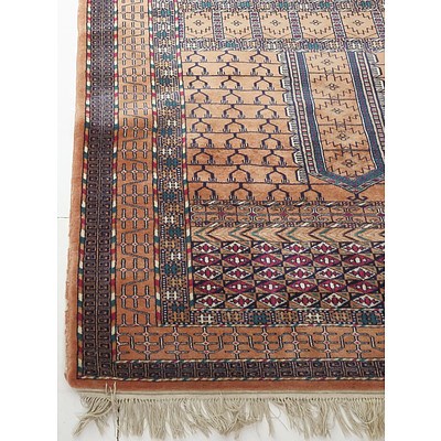 Fine Persian Style Hand Knotted Wool Rug