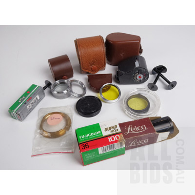 Assortment of Vintage Photography Accessories, Including Tully Agfa Flash with Original Case, Accura 3.5 Bayonet-Plus lens, Rollei-Gelb-Mittel 28,5 mm in Original Case, and more