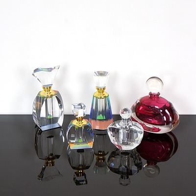 Collection Iridescent Snuff Bottles, Including Trish Allen