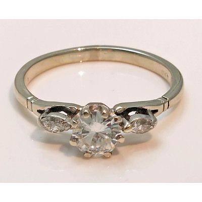 18ct White Gold Diamond Ring With 1/2 Carat Centre Round Brilliant-Cut - Calculated Weight