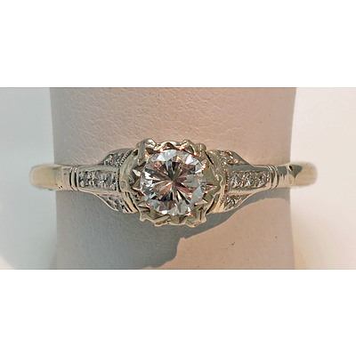 Vintage Diamond Ring - - 18ct White Gold