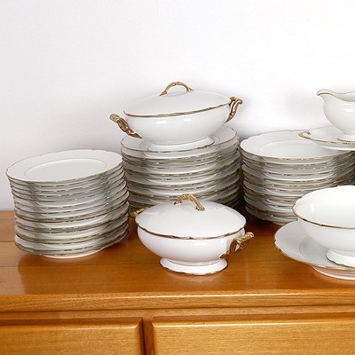 Extensive French Limoges W. Reinders & Co Dinner Service with Serving Bowls, Tureens and Gravy Boat, 108 Peices