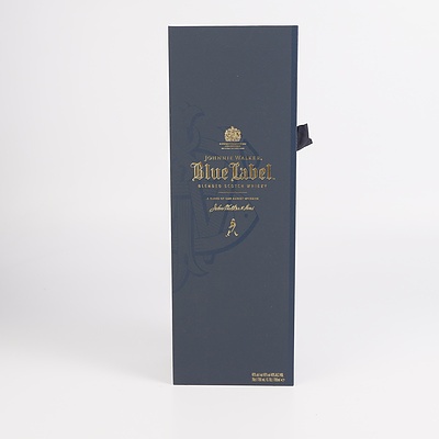 Johnnie Walker Blue Label Blended scotch Whiskey - Bottle No 74465 - 700ml in Presentation Case