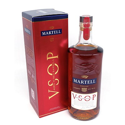 Martell VSOP Cognac - Aged in Red Barrels  - 700 ml in Presentation Box