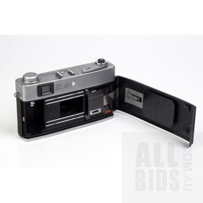 Vintage Canon Canonet Ql19 Camera with Original Case