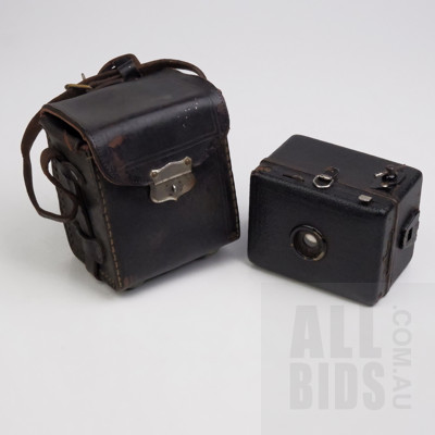 Vintage Zeiss Ikon Box Tengor Camera in Original Case