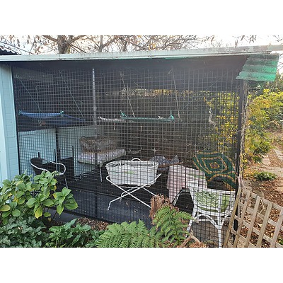 Large Thick Wire Mesh Cattery, Number One