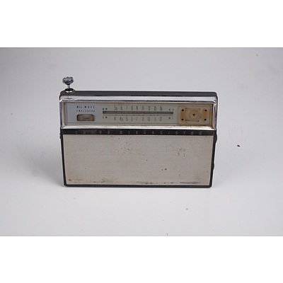 Three Vintage Transistor Radios - Radiola, Astor and Sanyo (3)