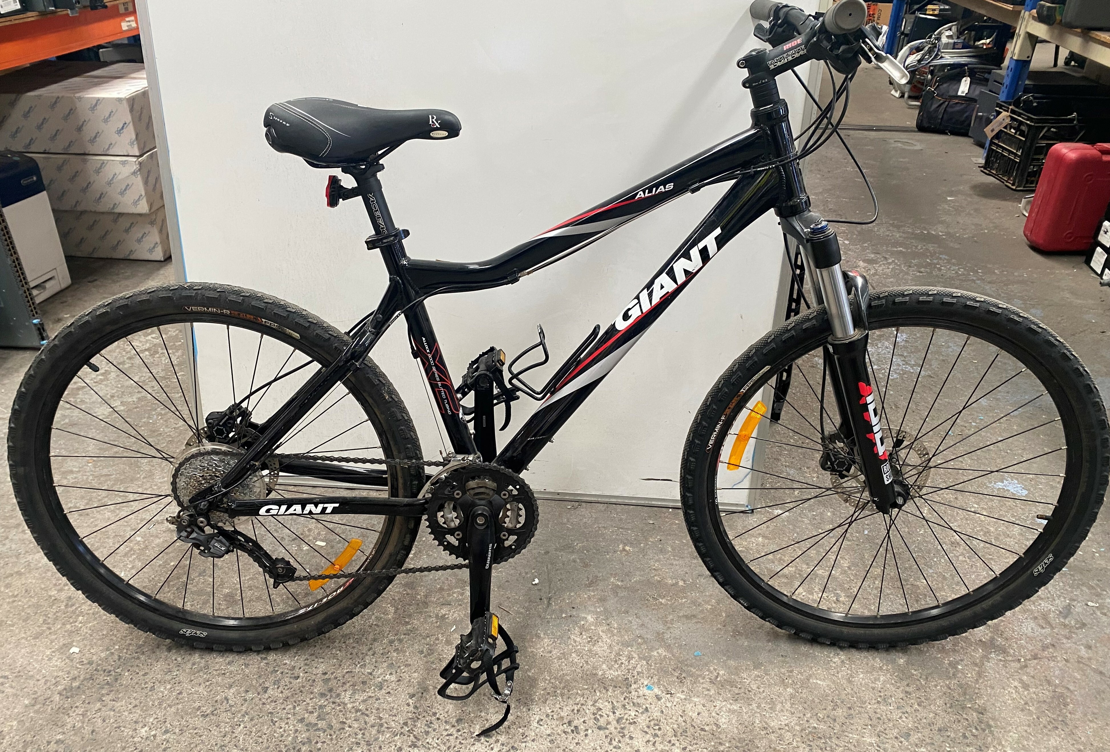 Giant alias sales mountain bike