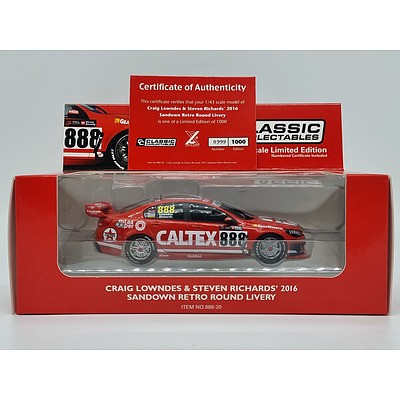 Classic Carlectables 2016 Holden VF Commodore Sandown Retro Caltex Livery Lowndes/Richards 999/1000 1:43 Scale Model Car