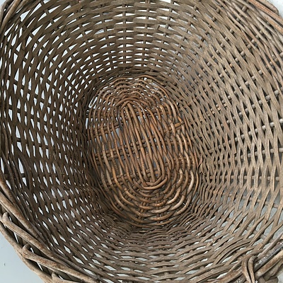 Cane Washing And Picnic Baskets - Lot Of Two