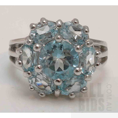 Sterling Silver Ring set with facetted sky-clue Topaz
