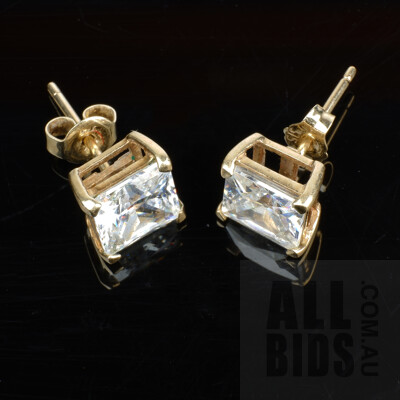 9ct Yellow Gold Studs with CZ, 1.9g
