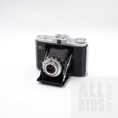 Vintage Zeiss Ikon Nettar Box Camera with Original case