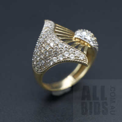 18ct Yellow Gold Ring with CZ, 5.4g