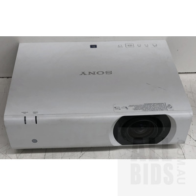 Sony (VPL-CX235) XGA 3LCD Projector
