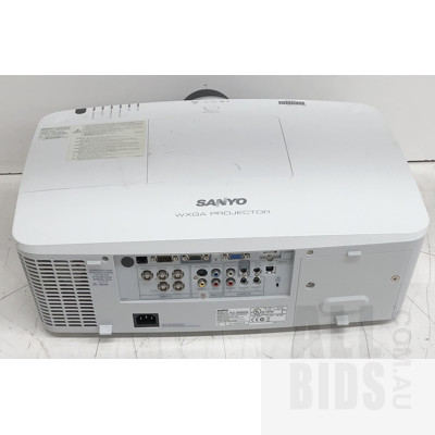 Sanyo (PLC-WM5500) WXGA 3LCD Projector