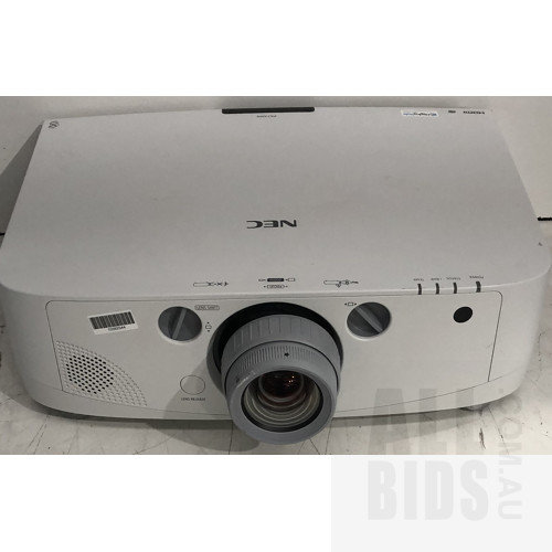 NEC (PA550W) WXGA 3LCD Projector for Spare Parts and/or Repair