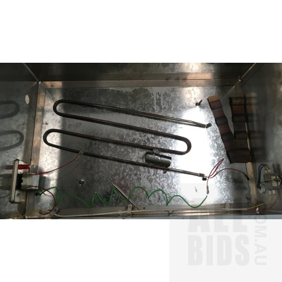 Stainless Steel Electric Bain Marie For Parts Or Repair Only And Assorted Baking Trays