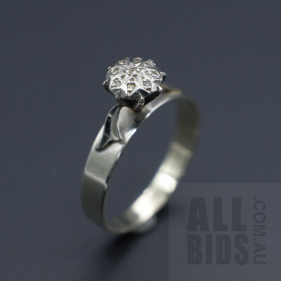 18ct White Gold Engagement Ring with Nine Single Cut Diamonds, 4.1g