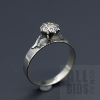 18ct White Gold Engagement Ring with Nine Single Cut Diamonds, 4.1g