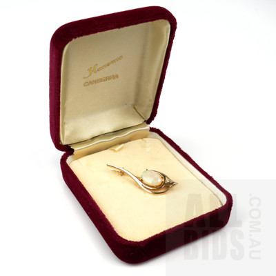 14ct Yellow Gold Diamond and Opal Brooch with White Crystal Opal, Very Good Play of Colour, 3.7g