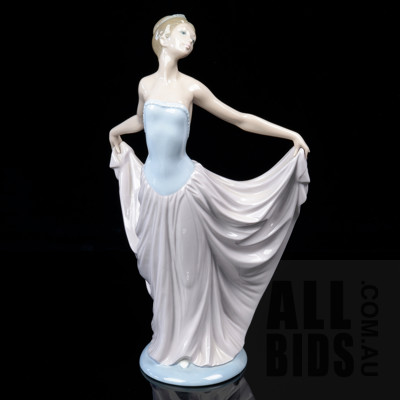 Vintage Lladro 'The Dancer' Porcelain Figurine Circa 1979