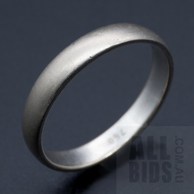 18ct White Gold Wedding Ring, 2.3g