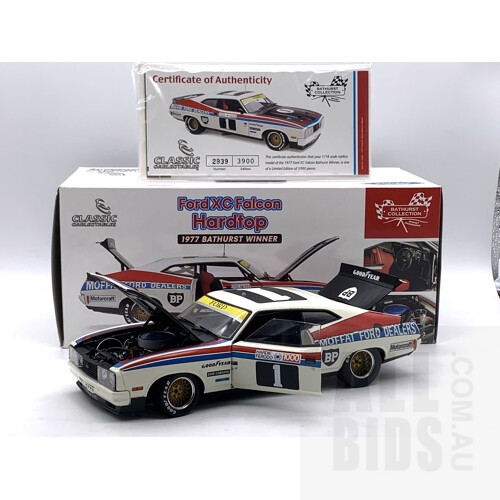 Classic Carlectables Allan Moffat & Jacky Ickx Ford XC Falcon 1977 Bathurst Winner 2939/3900 1:18 Scale Model Car