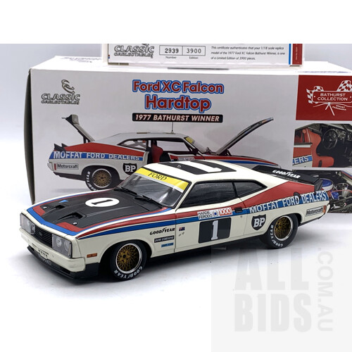 Classic Carlectables Allan Moffat & Jacky Ickx Ford XC Falcon 1977 Bathurst Winner 2939/3900 1:18 Scale Model Car