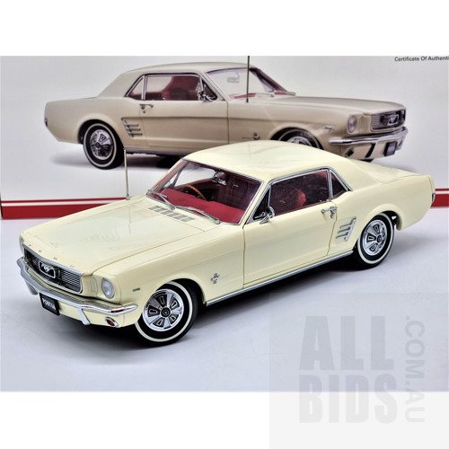 Classic Carlectables 1966 Ford Pony Mustang Wimbledon White 265/550 1:18 Scale Model Car