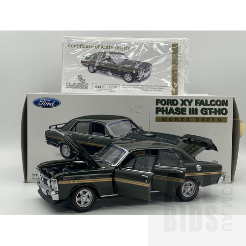 Classic Carlectables Ford XY Falcon Phase III GT-HO Monza Green 446/1700 1:18 Scale Model Car