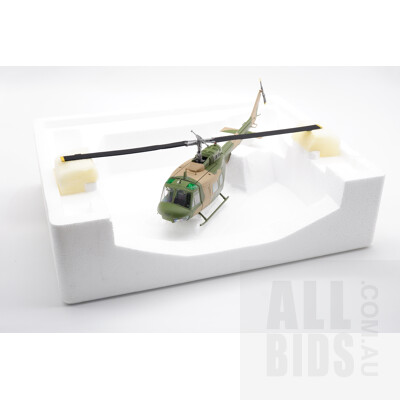 Franklin Mint Armour Collection Diecast 1:48 UH 1 HUEY in Original Display Box