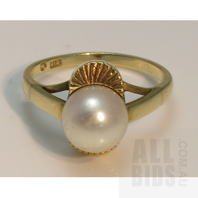 Mikimoto 14ct Gold Pearl Ring