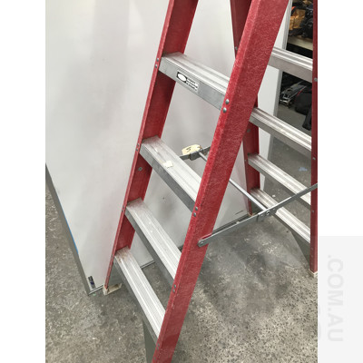 Climbrite CLICODS4 Fibreglass 1.5M Double Sided Step Ladder