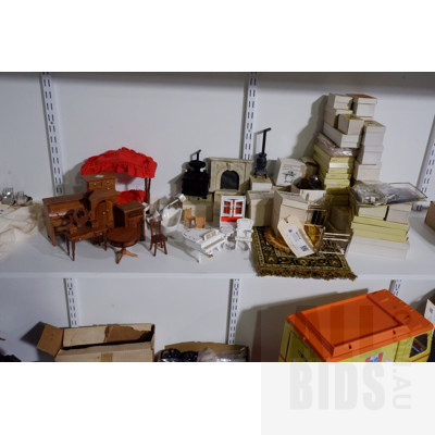 Very Large Assortment of Vintage Dolls House Furniture, Accessories and Miniatures - Many in Original Boxes