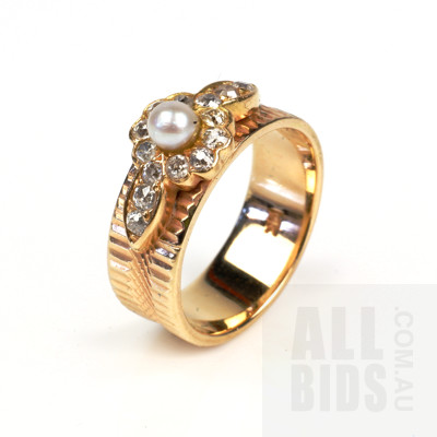 14ct Yellow Gold Patterned Band with at Centre Raised Flower and Round Cultured Pearl and 14 Old Mine Cut Diamonds,6g