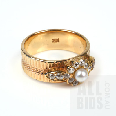 14ct Yellow Gold Patterned Band with at Centre Raised Flower and Round Cultured Pearl and 14 Old Mine Cut Diamonds,6g