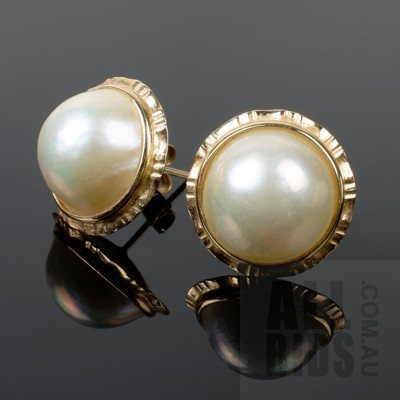 14ct Yellow Gold Mabe Pearl Earrings, 4.6g