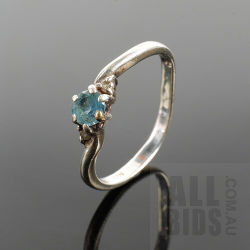 Sterling Silver Ring with Pale Blue Topaz, 1.7