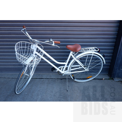 Reid Cycles Ladies Bike with with Front Basket