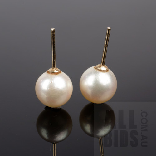 14ct Yellow Gold Stud Earrings with Round Cultured Akoya Type Pearls, 1.7g