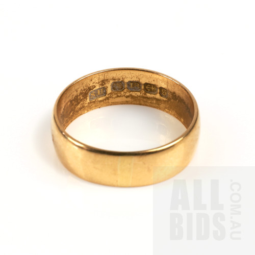 English 18ct Yellow Gold Wedding Ring, 4.3g