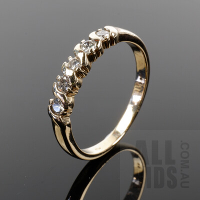 9ct Yellow Gold Ring with Five RBC Diamonds, 2g