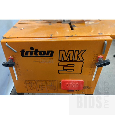 Makita  5900B 235mm Circular Saw on Triton Mk3 Workbench