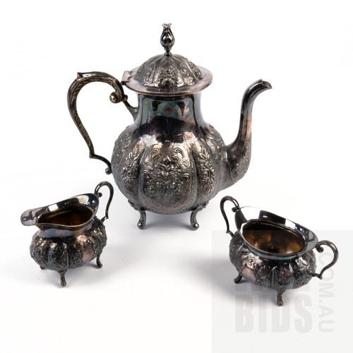 Finnish Heavily Repoussed .830 Silver Teapot with Matched Creamer Jig and Sugar Bowl, Kultakeskus, 1982, 757g