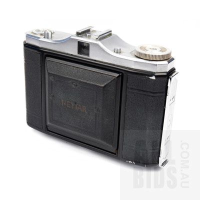 Zeiss Icon Contessa Wek Nettar Camera with Novar Anastigmat F4.5 75mm Lens in Leather case